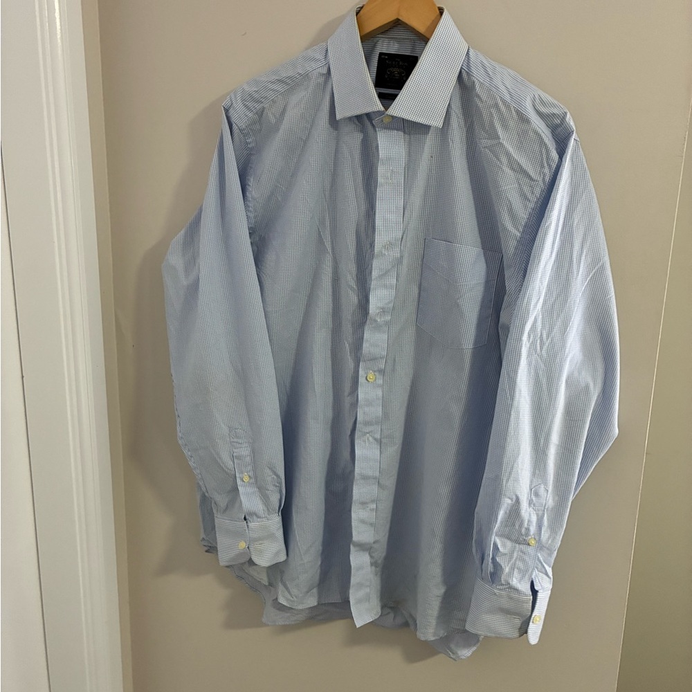 Elegant Light Blue Men's Dress Shirt